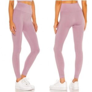 Set Active Havana Pink Leggings NWOT